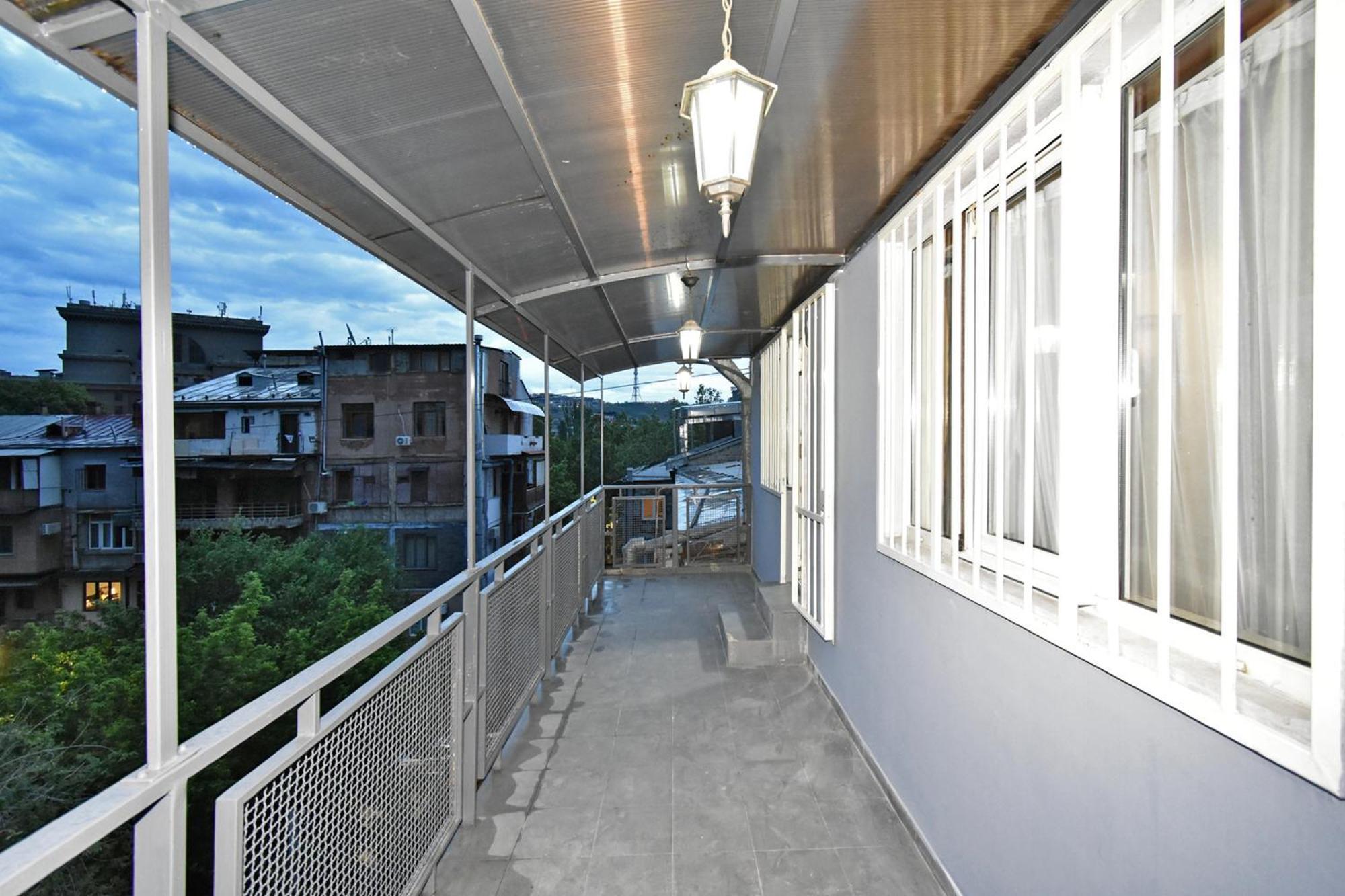 Opera Hostel Yerevan Exterior photo