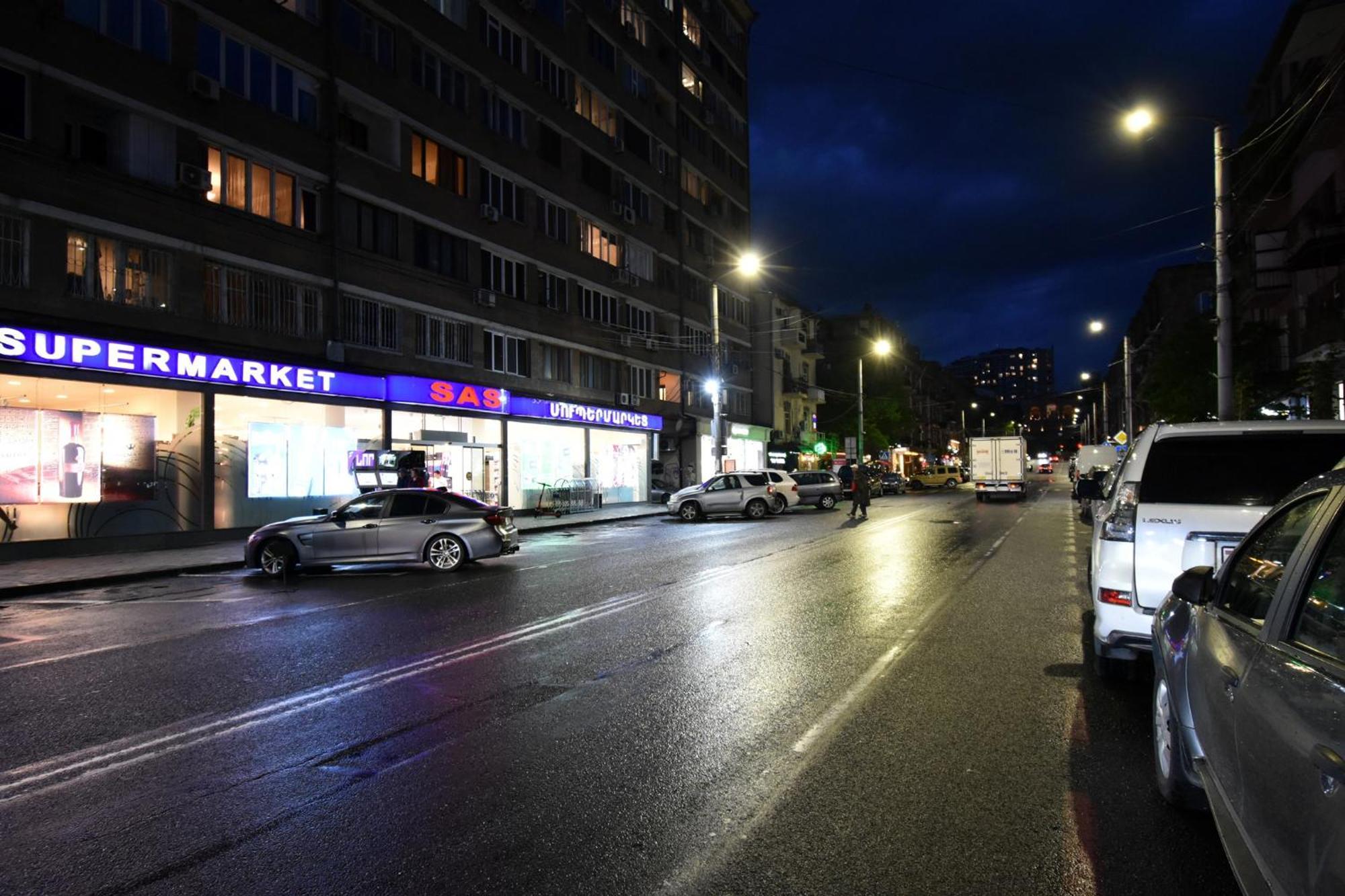 Opera Hostel Yerevan Exterior photo